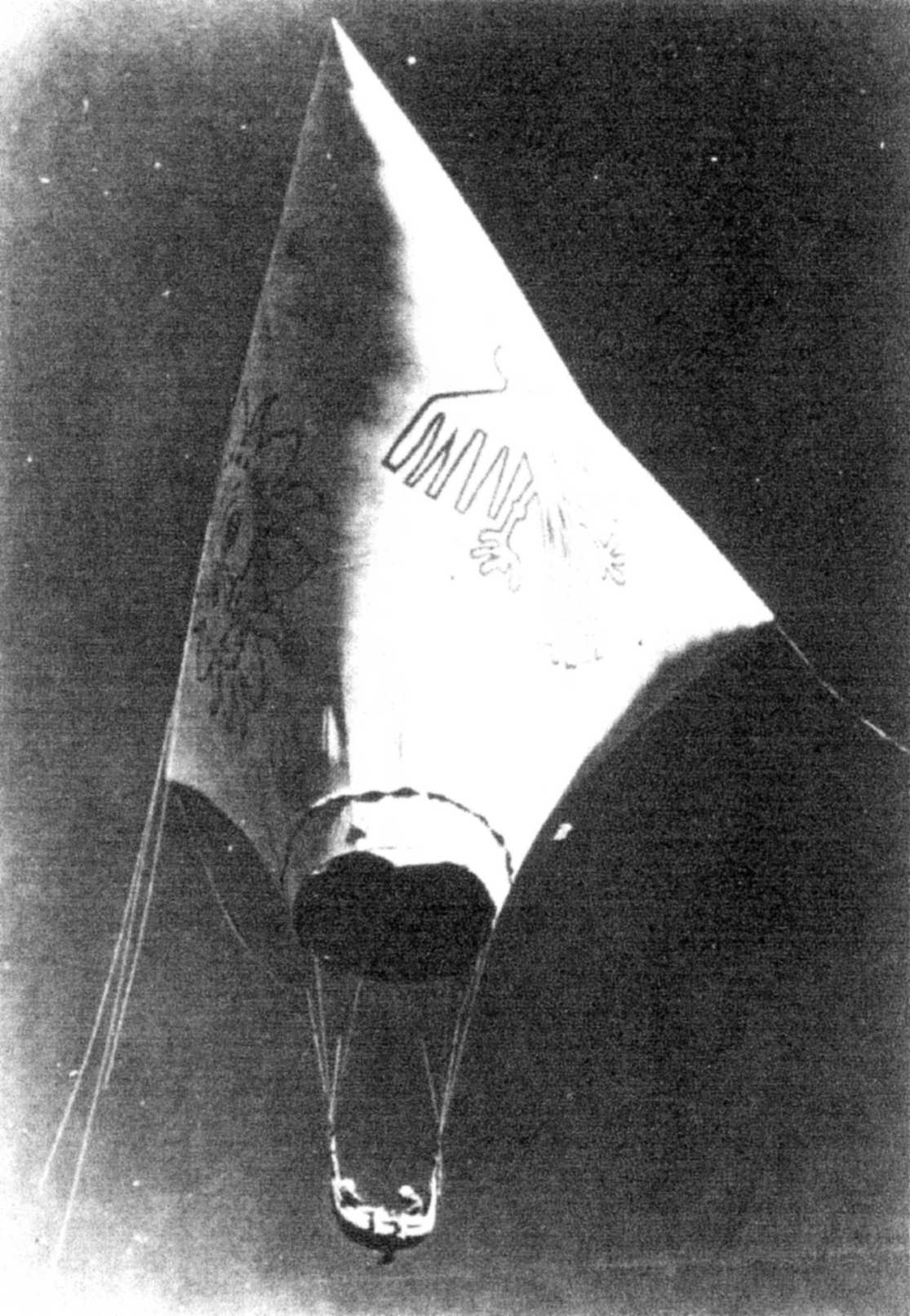 Condor 1 überfliegt 1975 die Bilder von Nazca